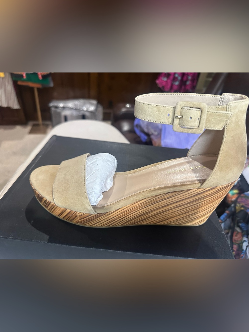 843 NEW SIZE 10 Pelle Moda Tan Suede Wedge Sandals with Ankle Buckle
